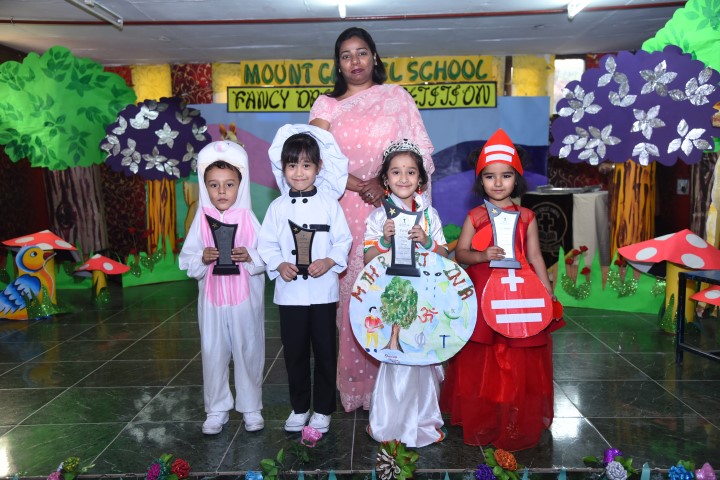 award winning fancy dress competition for girls